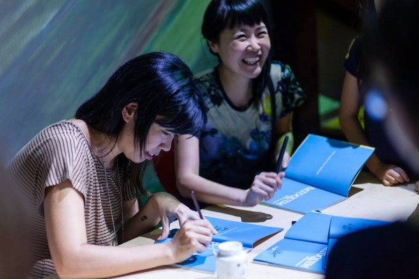As autoras Yumi Takatsuka e Thais Ueda no Epicentro Cultural