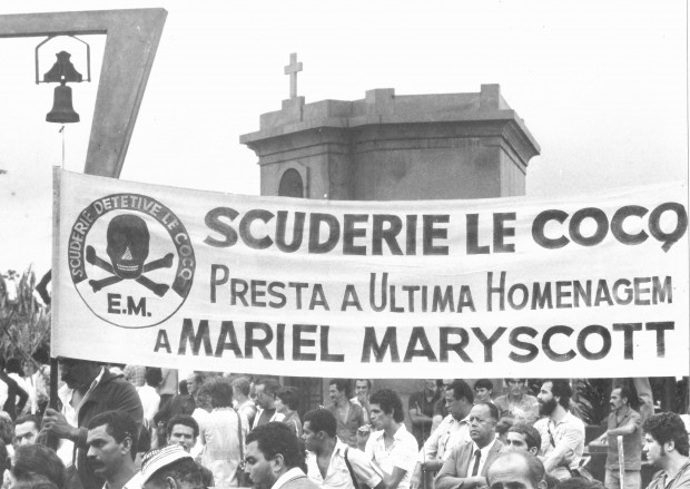 Enterro de Mariel, com homenagem do grupo de extermínio Scuderie Le Cocq