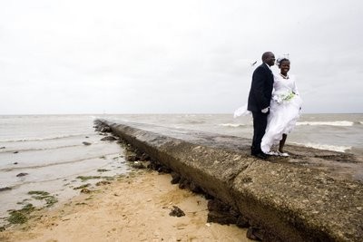 Casamento em praia de Moçambique, na África 