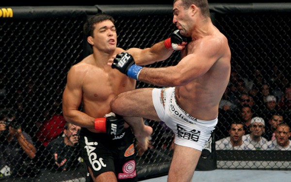 No UFC 104, em outubro passado, contra Shogun, a primeira (e polêmica) defesa do cinturão
