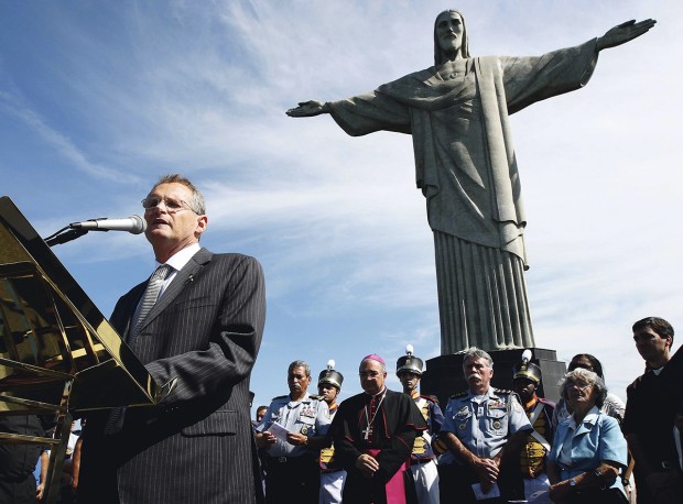Missa realizada no Cristo Redentor pelos 200 anos da fundação da polícia militar do Rio de Janeiro, em 2009