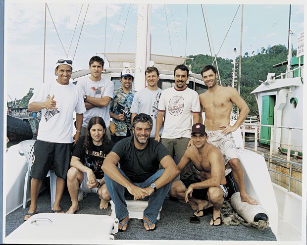 Com amigos numa boat trip para a Indonésia, 2004