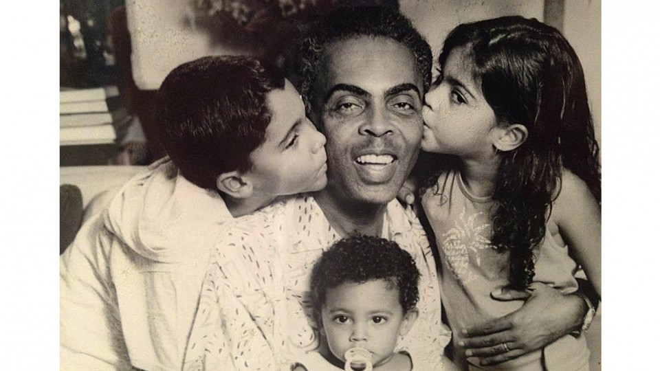 Em 1994, Bem, Bela e José com o pai Gilberto Gil