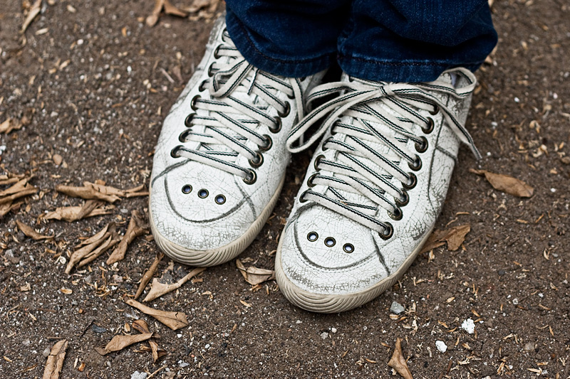 Segunda-feira: Nada melhor que jeans,camiseta e tenis. Por sinal, esse da Osklen é muito confortável!