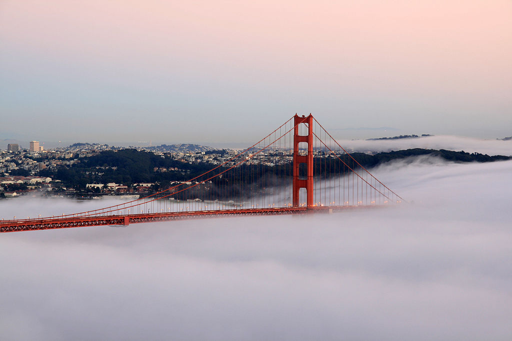 Neblina na Ponte Golden Gate, em São Francisco (50 votos)