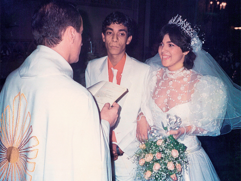 Zeca Pagodinho e Mônica no altar, em 1986