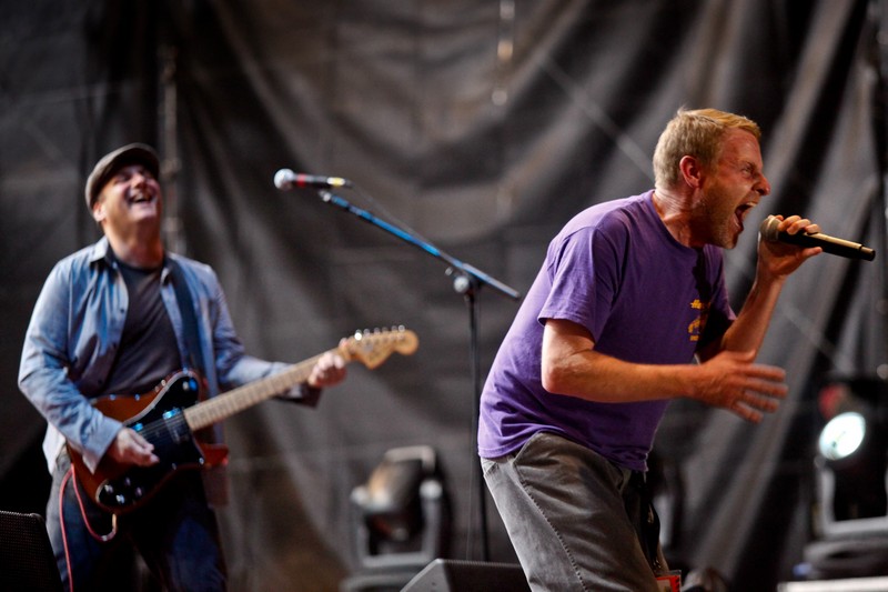 O guitarrista Scott Kannberg e o vocalista Bob Nastanovich, do Pavement