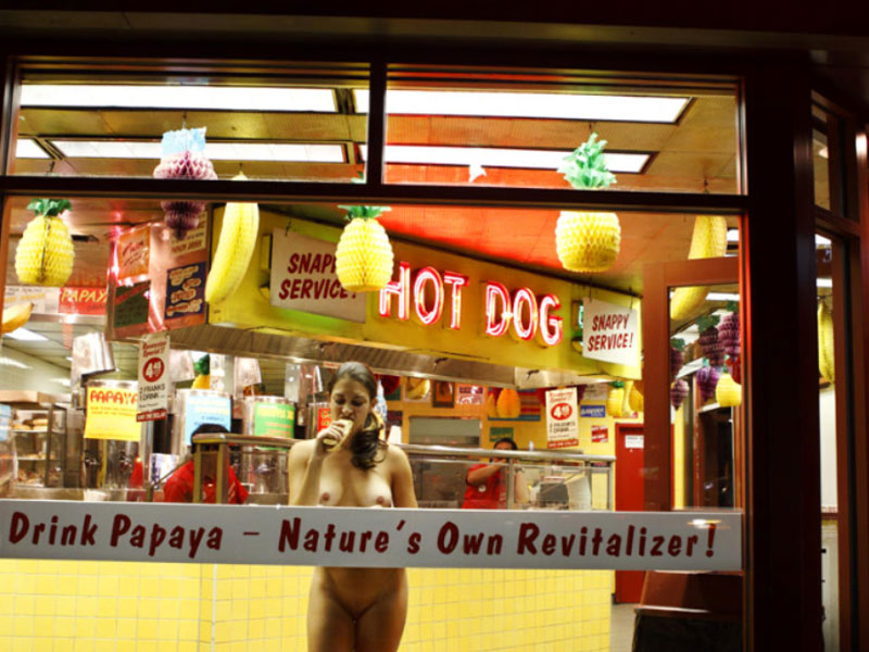 Nue York: Self-Portraits of a Bare Urban Citizen
