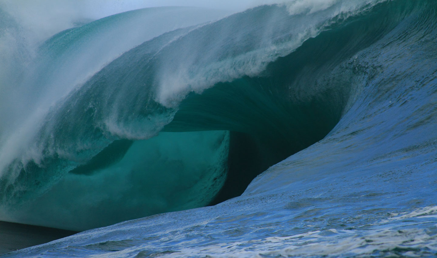 Swell histórico no Taití