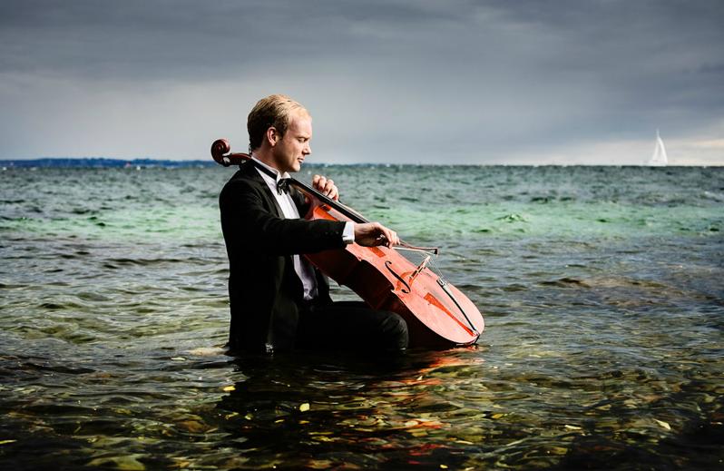 A série de fotos de Nikolaj Lund que tira músicos eruditos de suas zonas de conforto