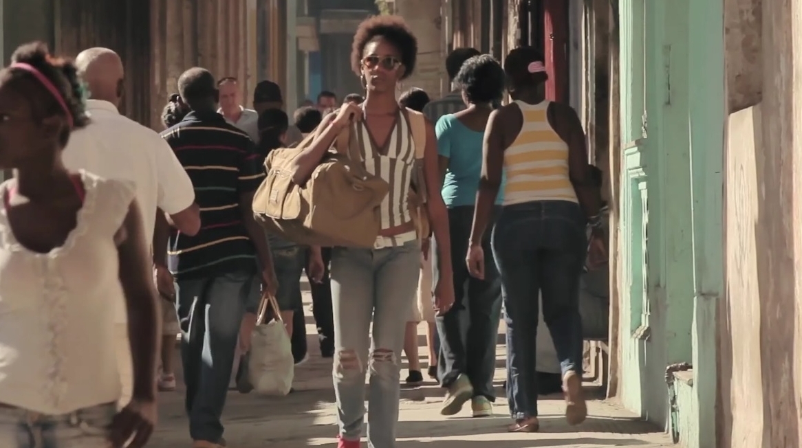 Atráves: um filme sobre Cuba em transformação