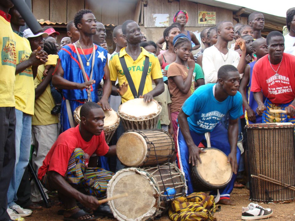 celebração em Fendell, Libéria