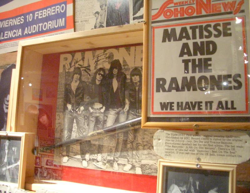 Acervo do Ramones Museum em Berlim