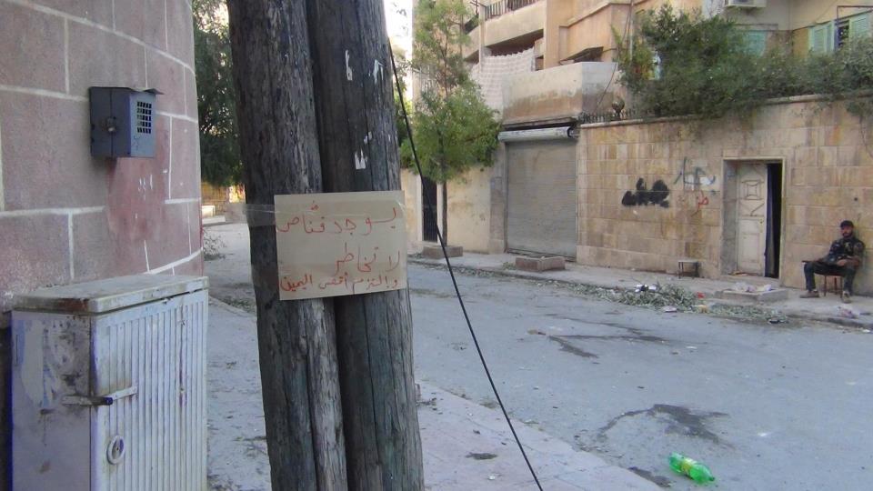 Placa em Aleppo: 'Sniper adiante, não se arrisque, mantenha-se à direita'