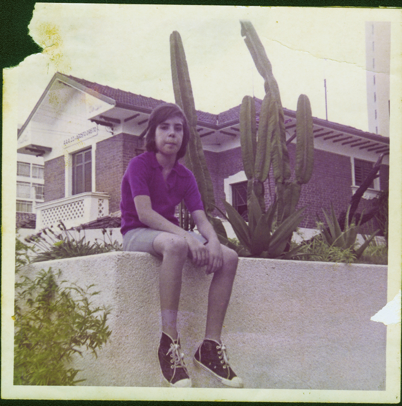 Arnaldo frente casa  1970