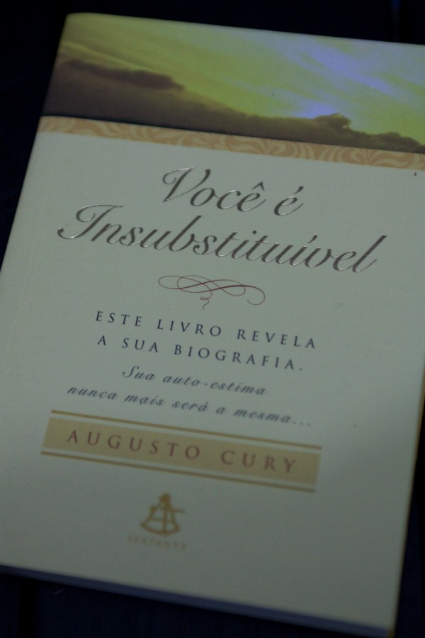 'Gosto de livros de auto-ajuda, principalmente do Augusto Cury'