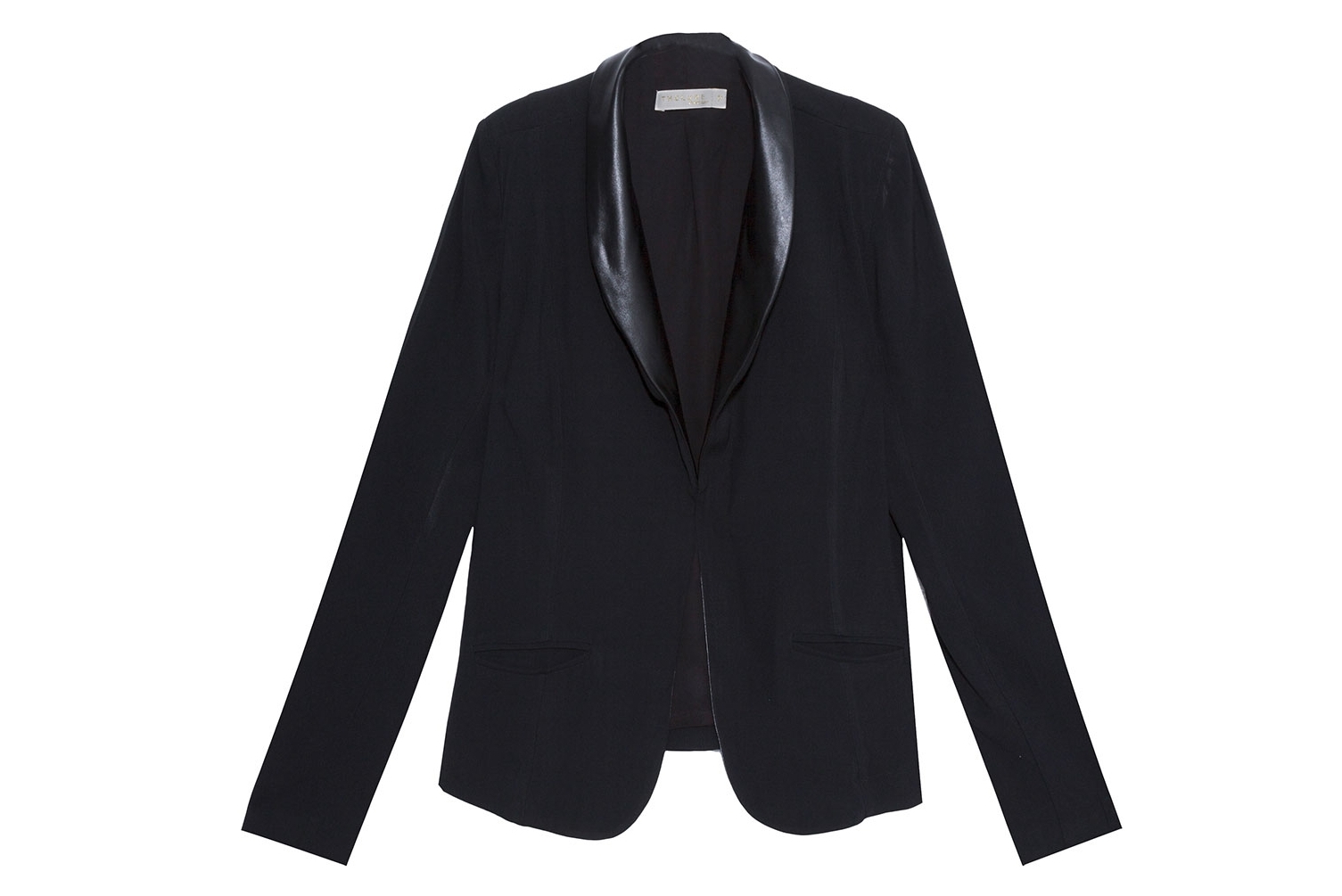 Blazer lapela couro eco THELUE - R$ 359,20