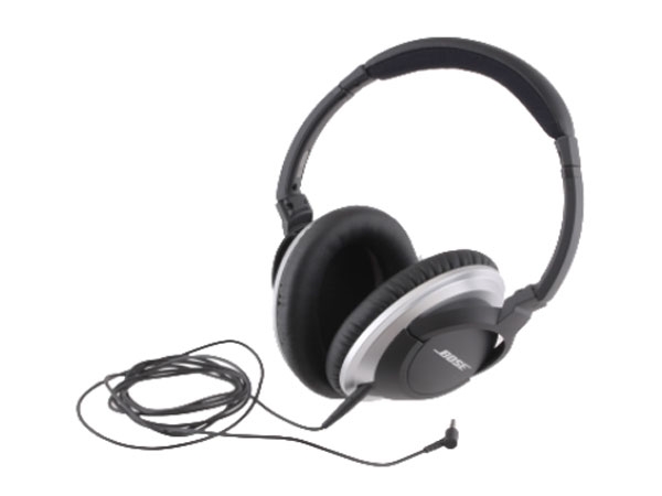 Bose AE2 - Favorita dos produtores musicais e engenheiros de som, a Bose faz ótimos fones grandes para profissionais da área. O modelo AE2 tem alta qualidade de som e é um dos mais acessíveis da marca. R$ 799 no site da Fnac