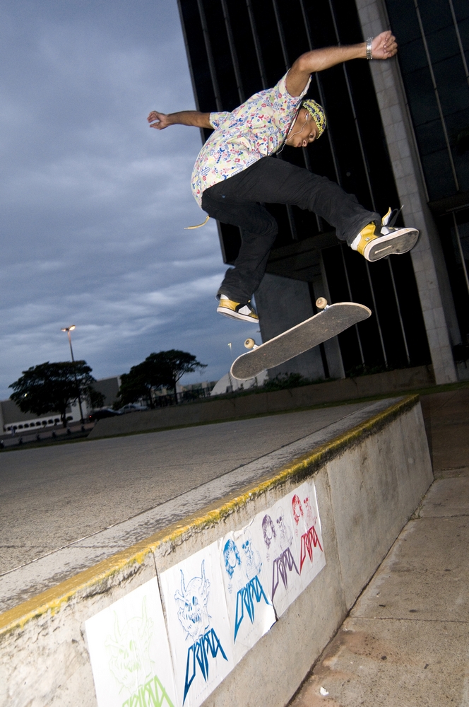 Alex Steinkopf, 20 anos, capixaba que adotou Brasília há um ano: “é o pico para andar de skate”