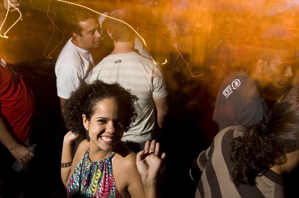 Marina Freitas, 26 anos, se diverte na Makossa & Criolina, festa que reúne os descolados da cidade