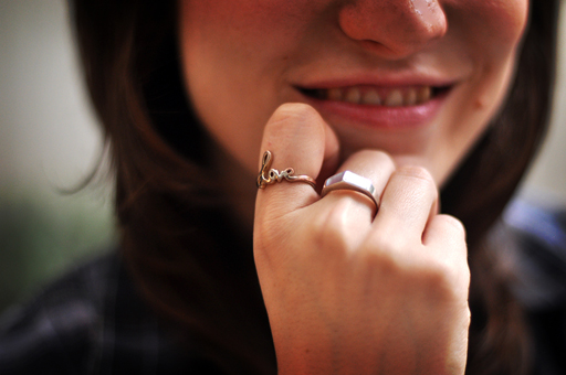 Sexta-feira: Anel Love da Accessorize, porque amor nunca é demais! O outro foi presente da minha mãe