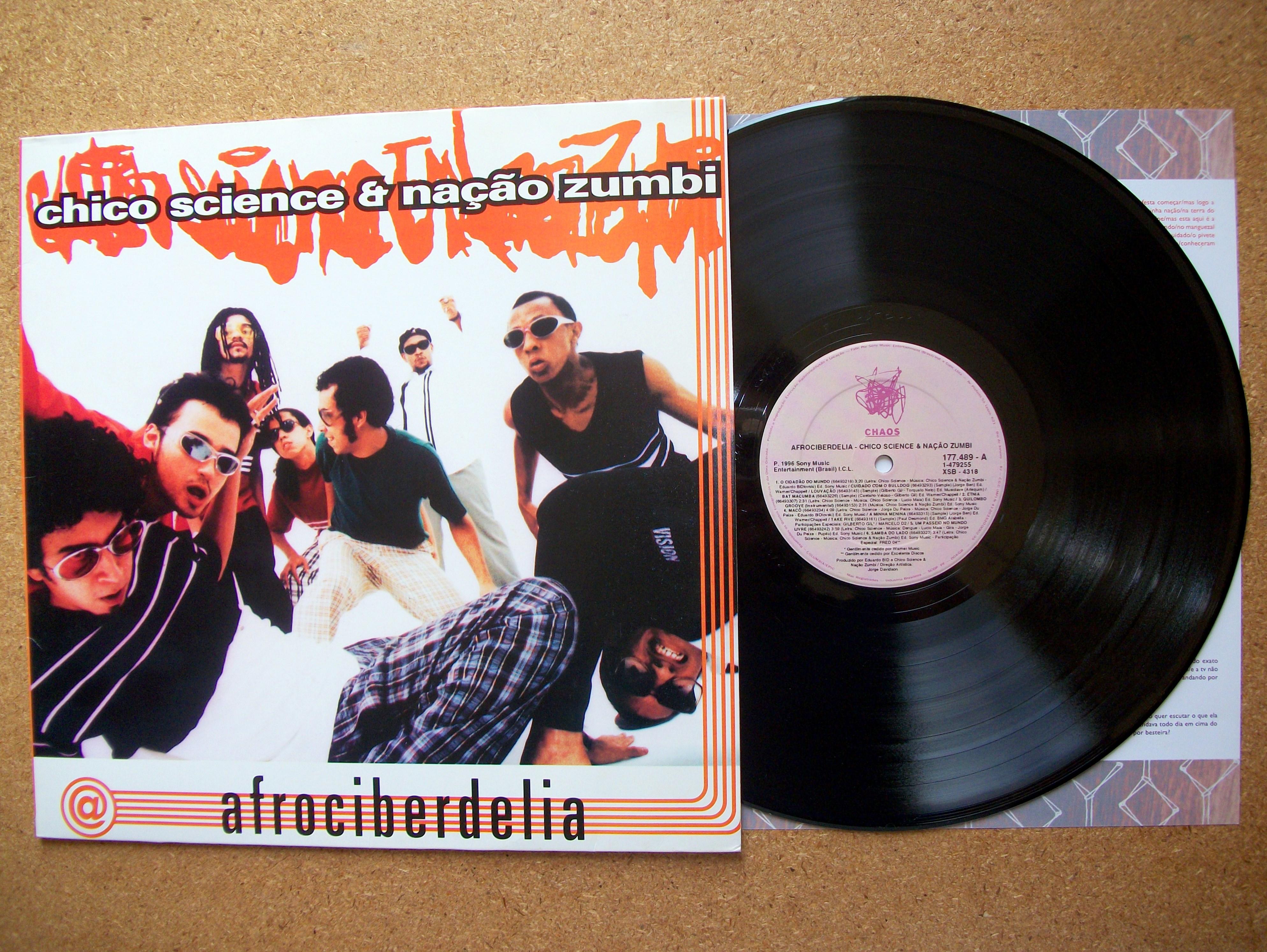 Chico Science & Nação Zumbi - Afrociberdelia:Segundo disco de estúdio da Nação e ultimo álbum propriamente dito da banda antes da morte do vocalista original (R$ 74,90)