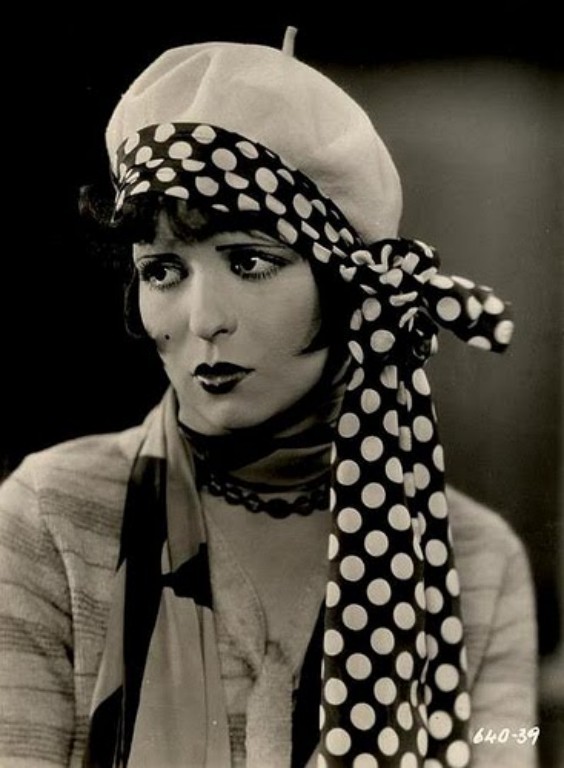 Clara Bow, atriz que inspirou o termo it girl