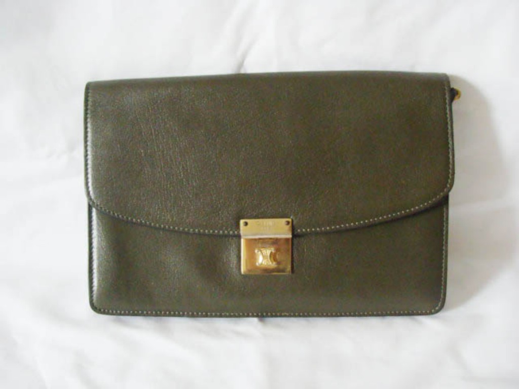 Clutch Celine Musgo - R$ 300