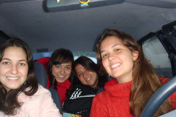 No carro: Nathalia Garcia, Natália Albertoni, Barbara Bayer e Natália Huvos