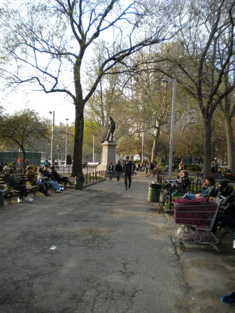 Washington Square, parque cheio de estudantes fica cercado de várias faculdades