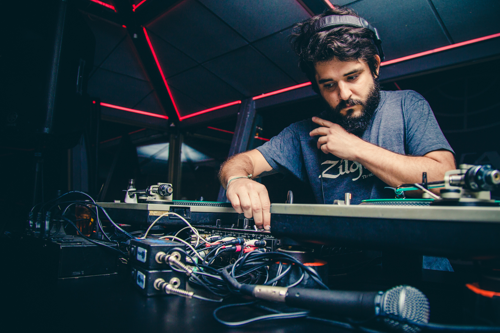 DJ Elohim Barros