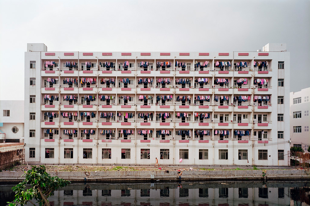 Dormitório de trabalhadores em Dongguan, província de Guangdong, 2005