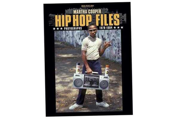 O boombox na capa já denuncia. O livro Hip Hop Files Photographs é de fotografias da cultura hip hop, feitas por Martha Cooper. R$ 60 + frete