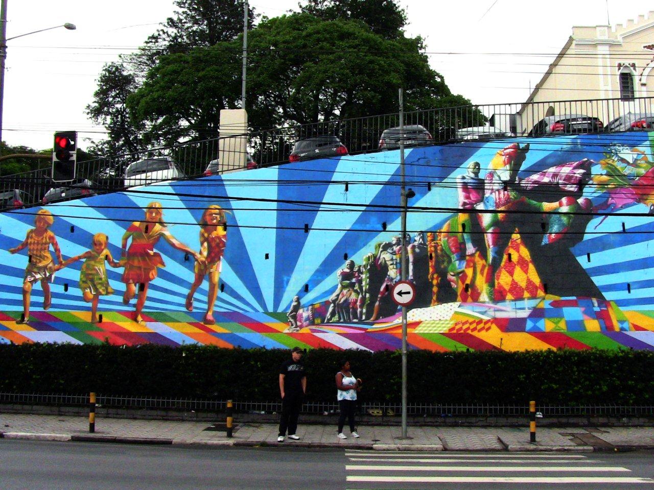Mural de Kobra na Igreja do Calvário, em São Paulo