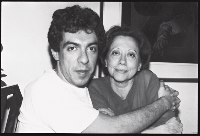 Ricardo, seu segundo filho, em 1980, com Fernanda Montenegro