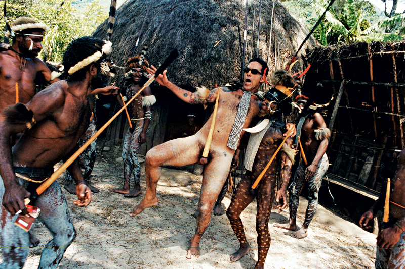 A verdadeira briga de espadas; Papua Nova Guiné, 2002