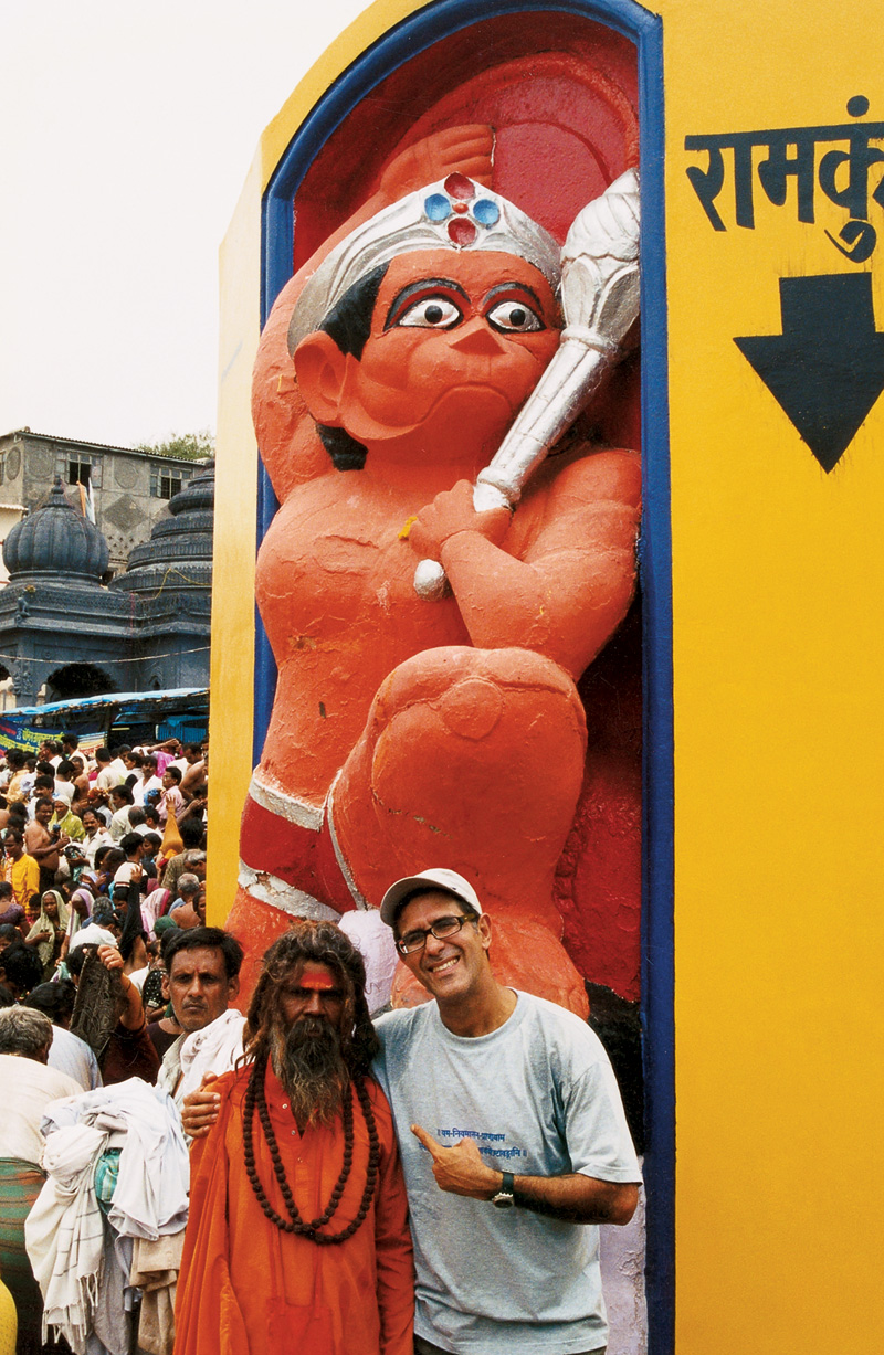Com Saddhu indiano; Nasik, Índia, 2003