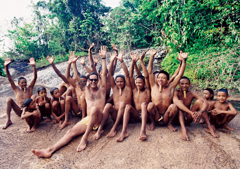 Com os índios Zoés; Pará, 2001