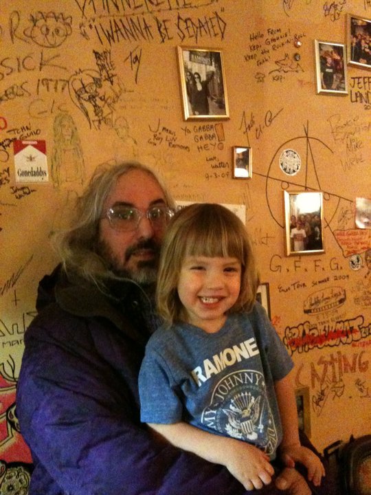 J Mascis (Dinossaur Jr.) e Rory em 2011