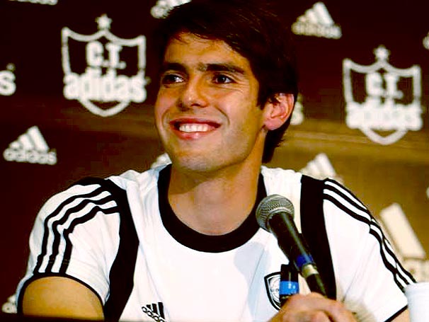 Kaká, meio de campo pelo Brasil