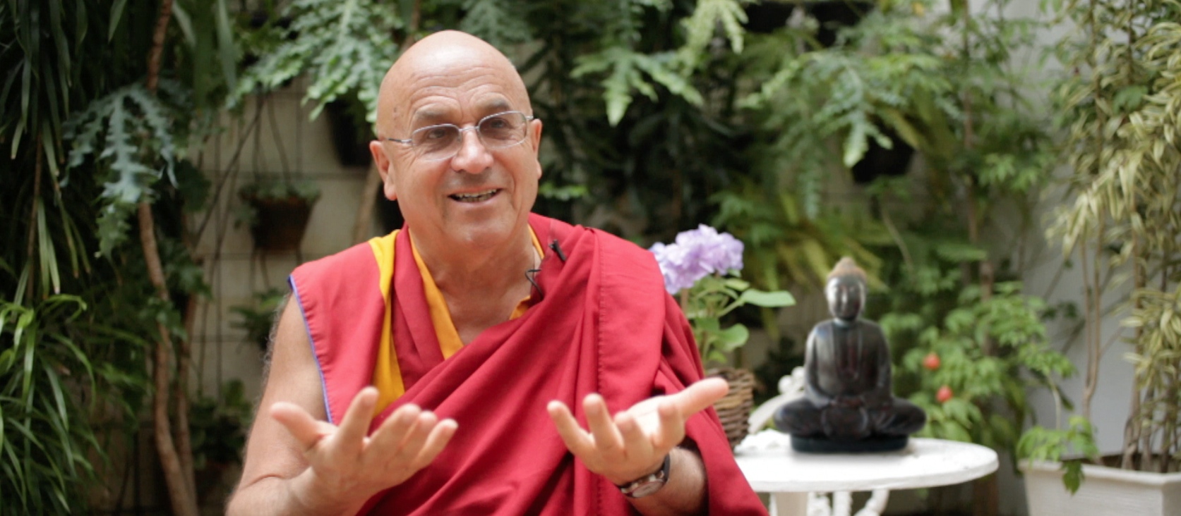 Monge Matthieu Ricard fala sobre colaboração humana e cyberbullying