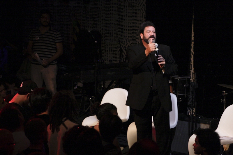 Mario Sérgio Cortella no palco do Studio SP