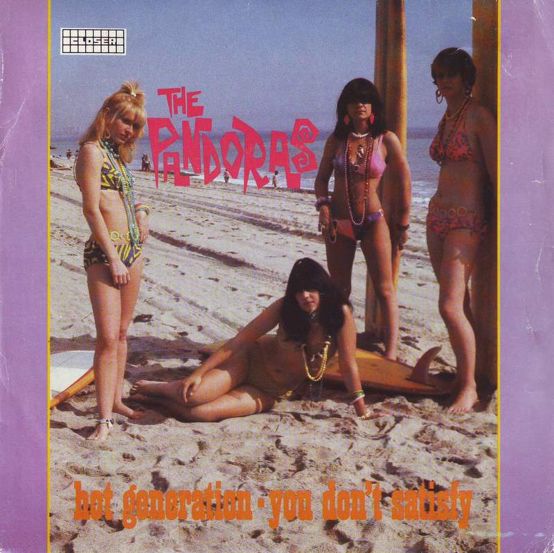 Pandoras - Hot Generation / You Don't Satisfy: Entre a explosão do hardcore de Los Angeles e o surgimento do hair metal, o revival do garage rock sessentista dominou os clubes da cidade. Foi nesse clima que surgiu o quarteto de meninas The Pandoras, que depois teve seu som moldado em algo mais próximo do Poison do que dos Ramones