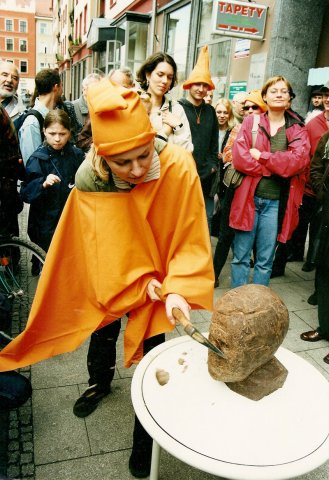 Mesmo nos anos 2000, as manifestações não deixaram de ser performáticas (Wroclaw)