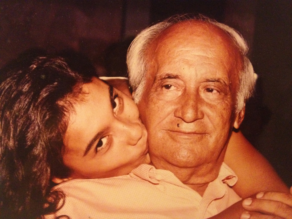 Com o pai, seu Edir, que morreu em 2012