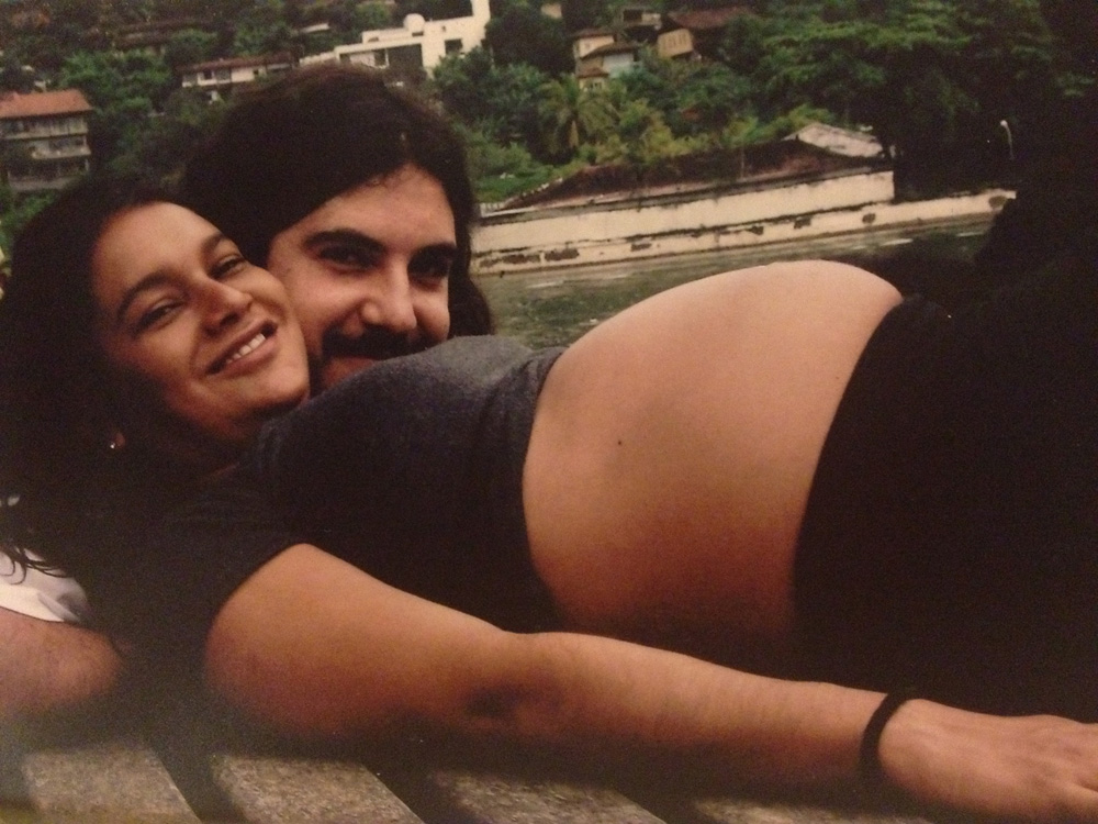 Com o marido Pablo Baião, aos seis meses de gravidez de Inácio, hoje com 5 anos