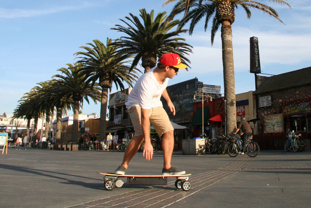 O skate elétrico da ZBoards vai revolucionar a forma que você vê o carrinho