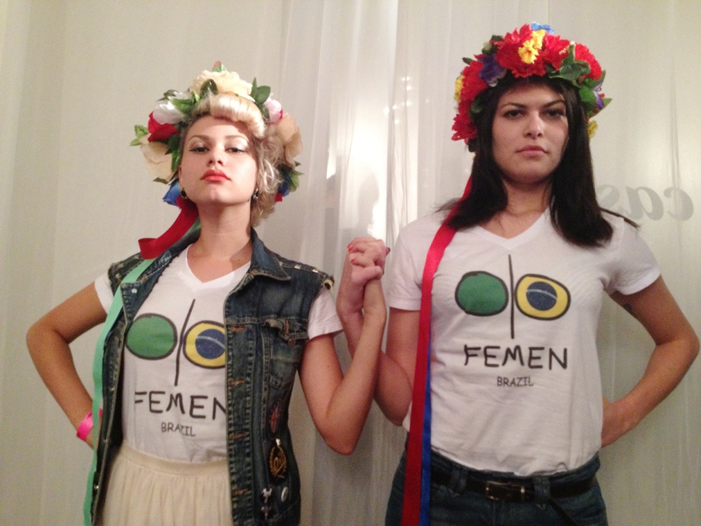 Fiquei encantanda com o Manifesto proposto pela Tpm, e poder discutir essas questões em um evento como esse é melhor ainda!, Sara Winter e Bruna Themis, ativistas do Femen