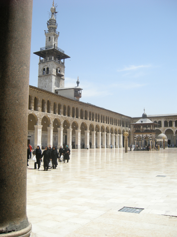 O pátio da mesquita Umayyad Mosque
