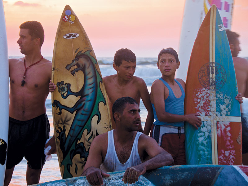 Integrantes do Cçube de Surf de Gaza